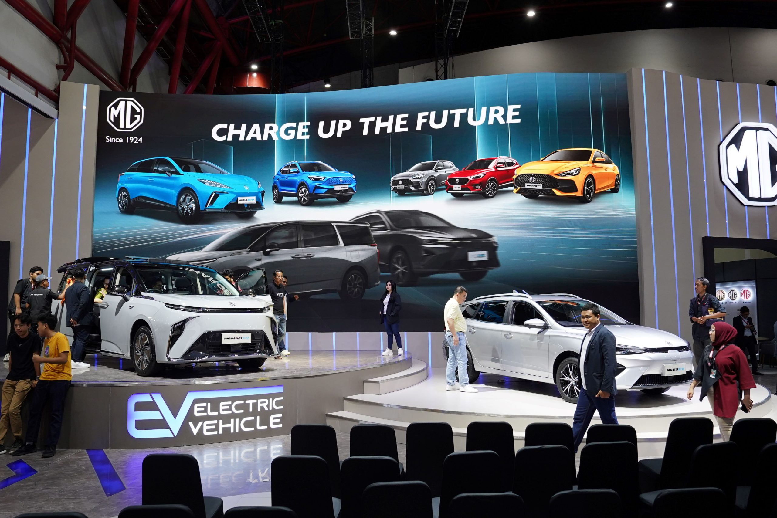 Mobil LIstrik MG Maxus 9 EV & MG ES EV Diperkenalkan di IIMS 2024
