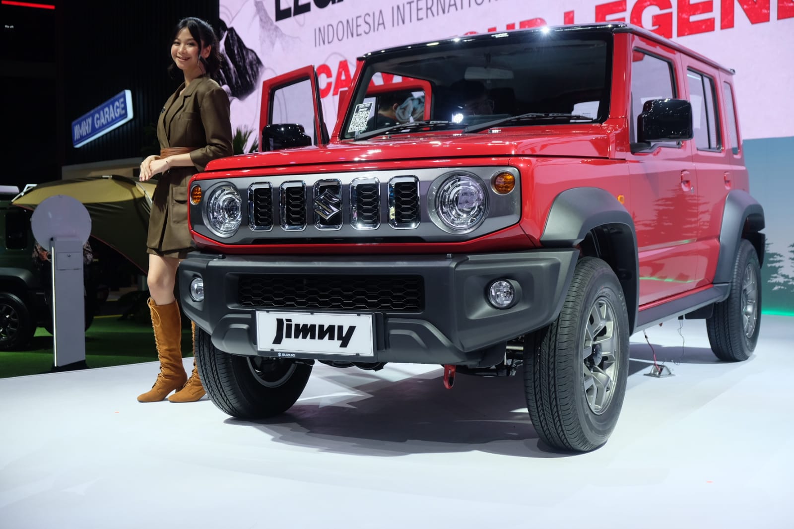 Suzuki Jimny 5 Pintu Meluncur di IIMS 2024