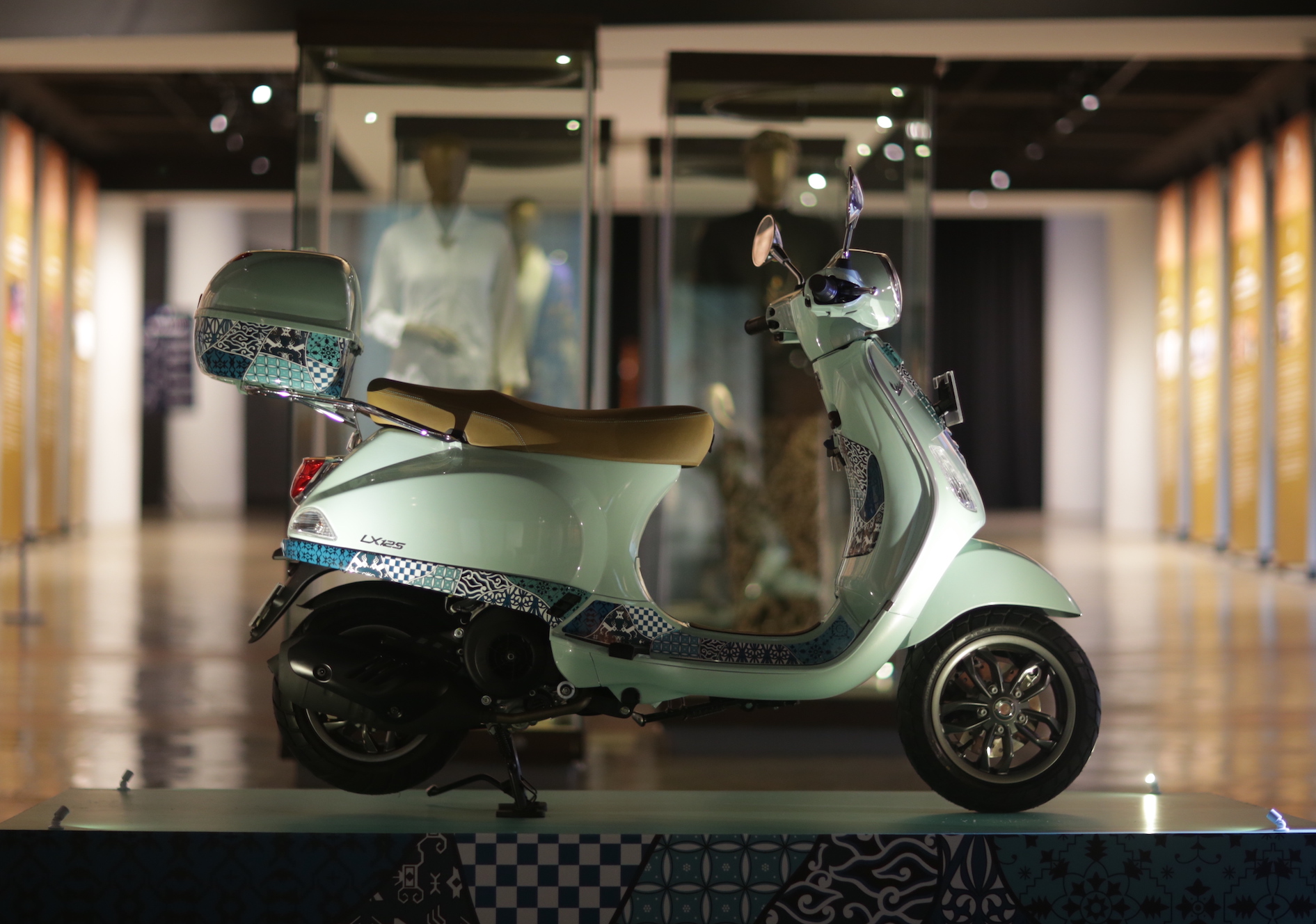 Vespa Batik Tampil di Museum Batik Indonesia