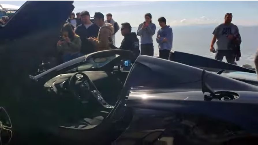 Apesnya Sopir McLaren, Pulang Nongkrong Tabrak 3 Mobil di Depan Polisi