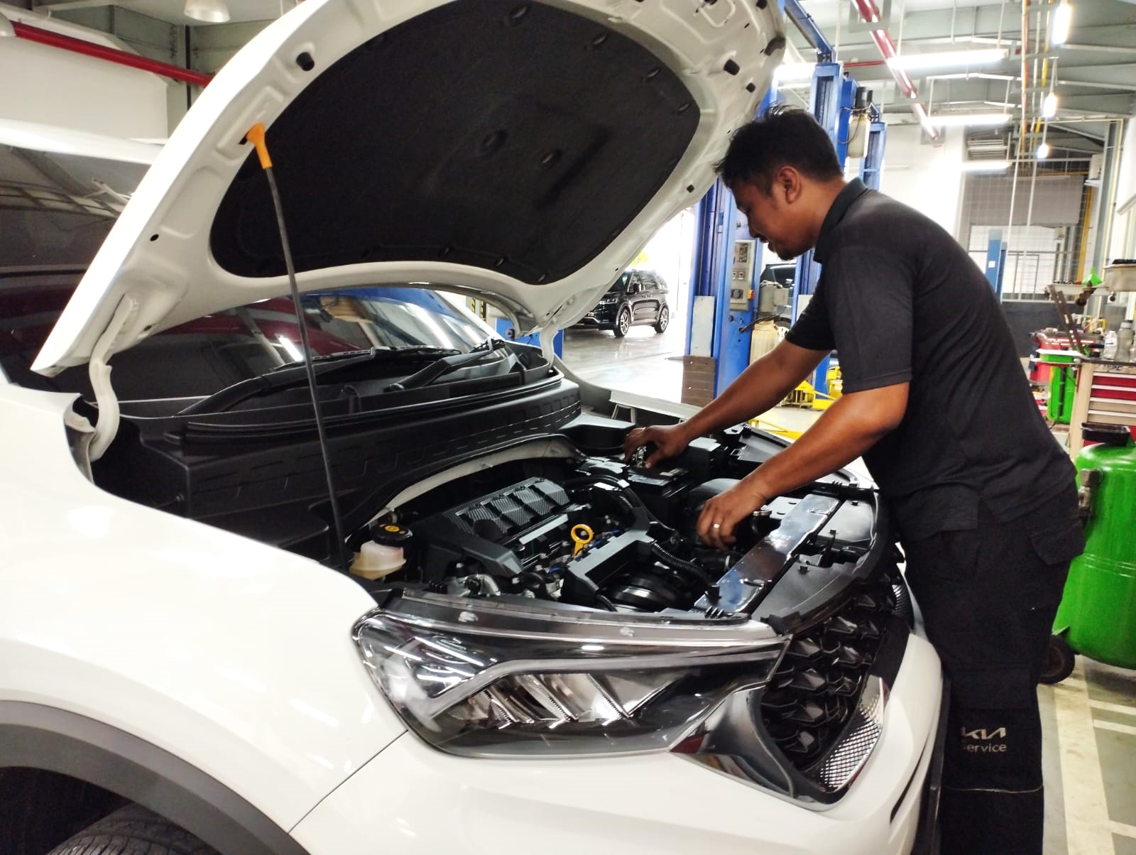 Ilustrasi perawatan mobil