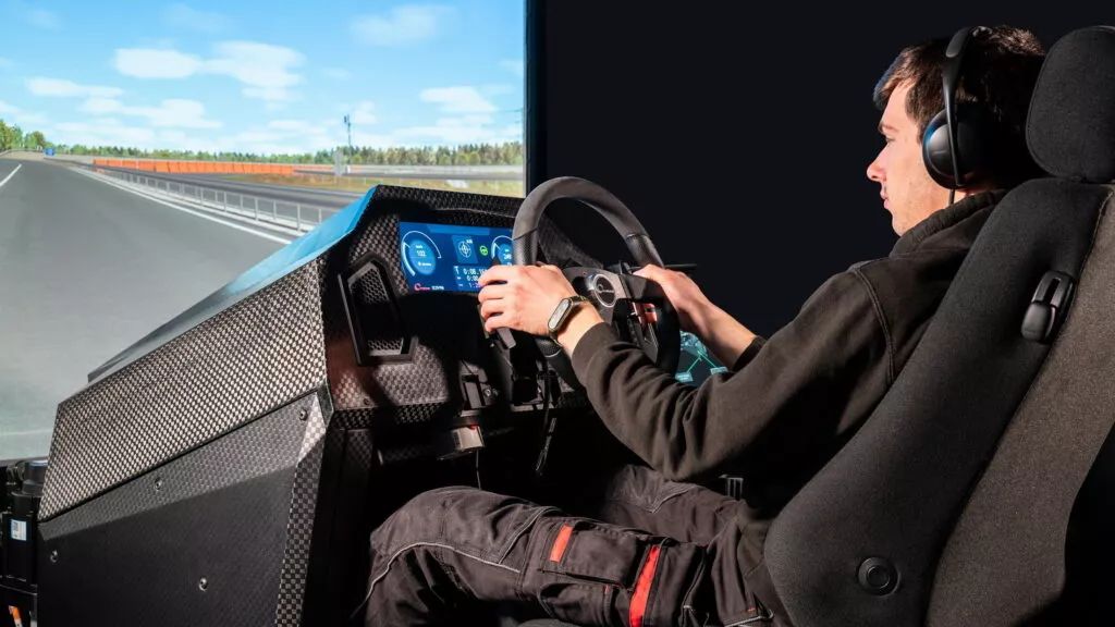 Bentley Gunakan Simulator untuk Akselerasi Pengembangan Mobil Mewah