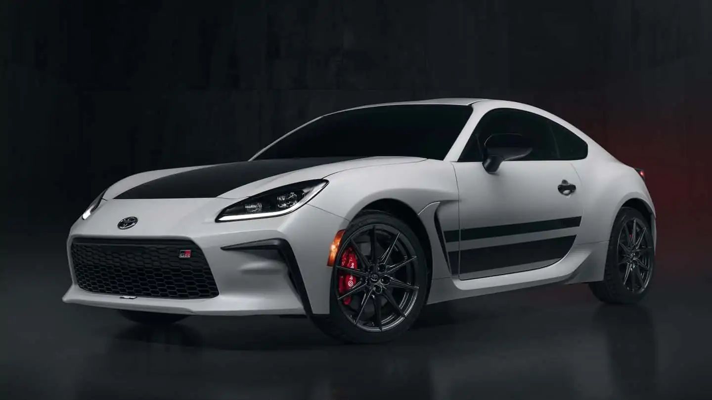 Toyota Tetap Pertahankan Mobil Kencang Bermesin Konvensional