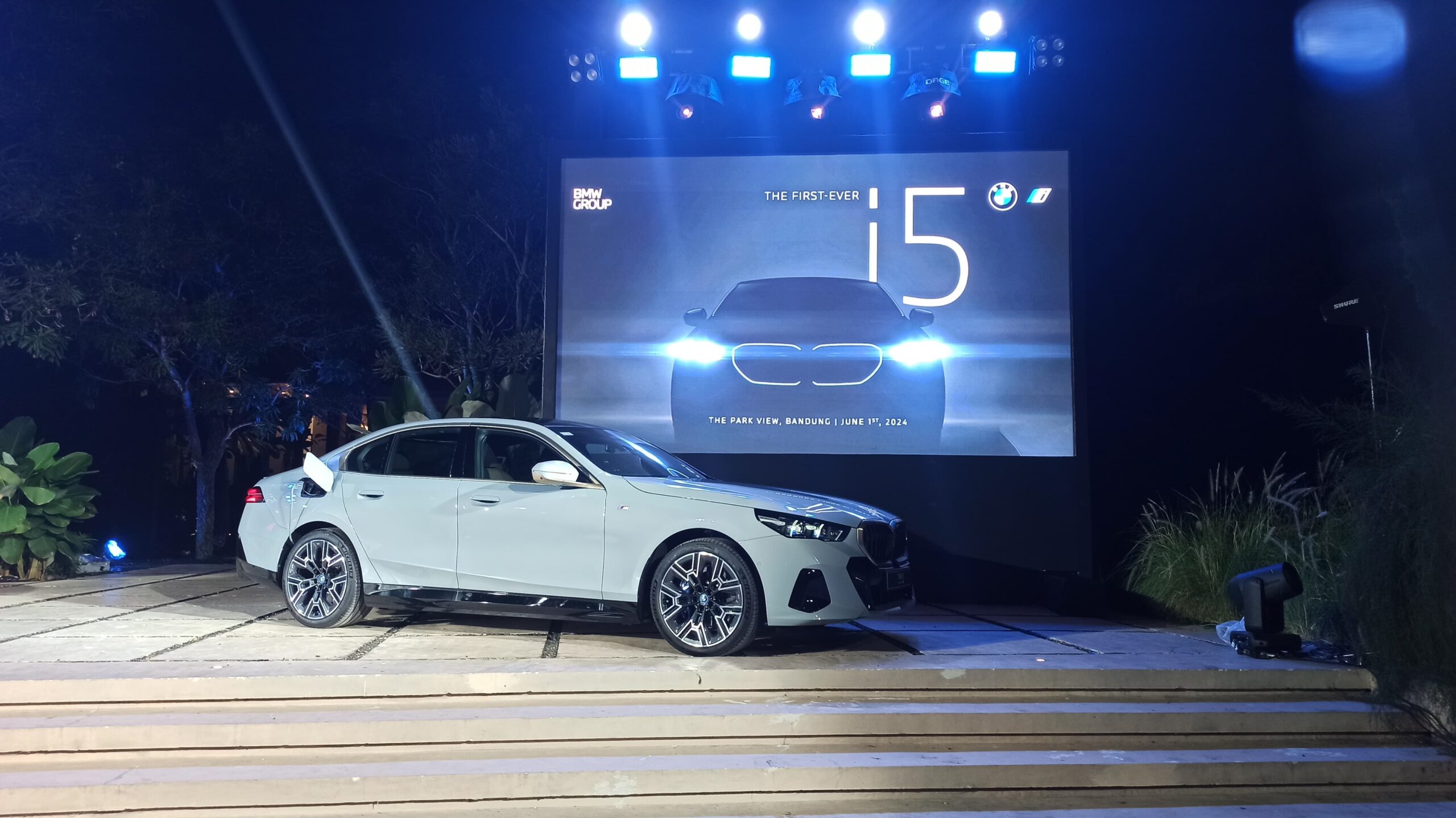 Selebrasi Peluncuran Mobil Listrik BMW i5 di Kota Kembang