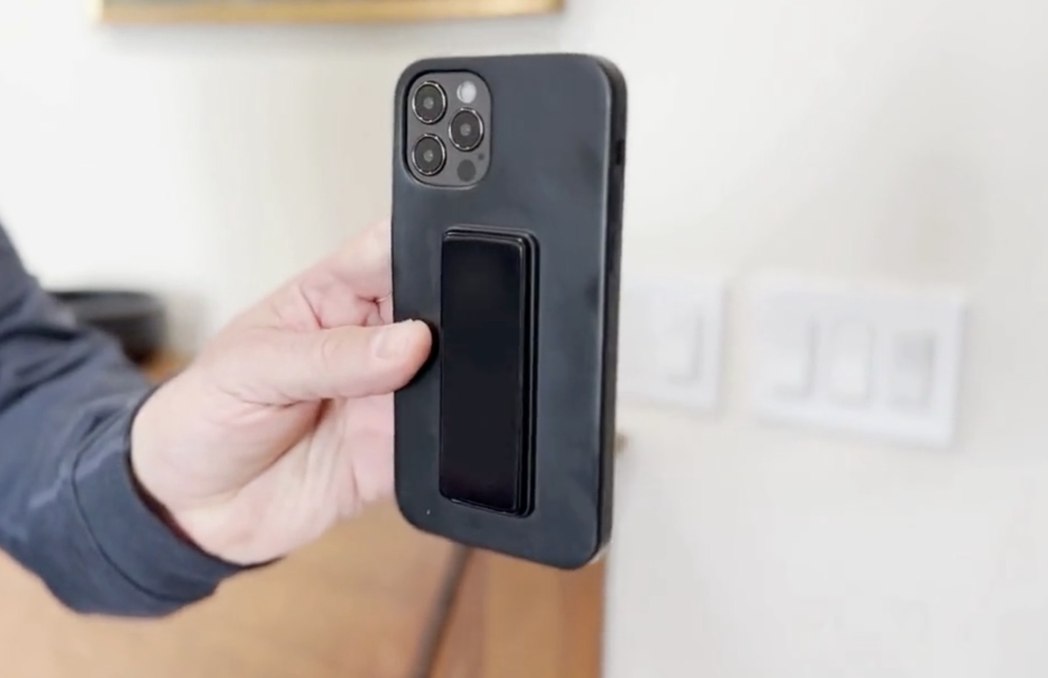 Aksesori Handphone Ini Diklaim Bisa Menggantikan Fungsi Kunci Mobil