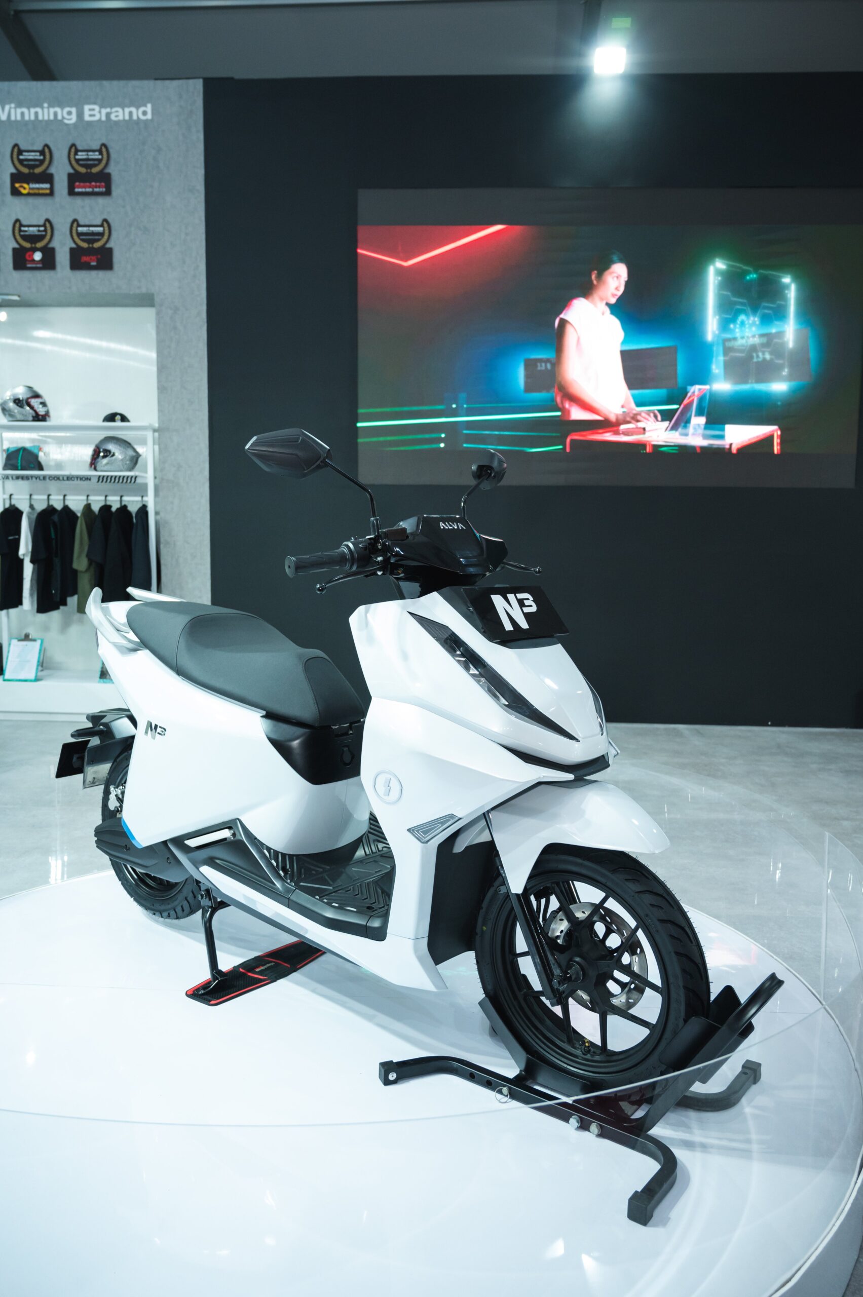 ALVA Perkenalkan Motor Listrik Rp 11 Jutaan, Tapi…