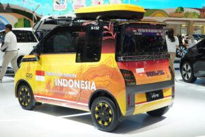 2 Modifikasi Mobil Listrik Wuling Air EV Mejeng di GIIAS 2024
