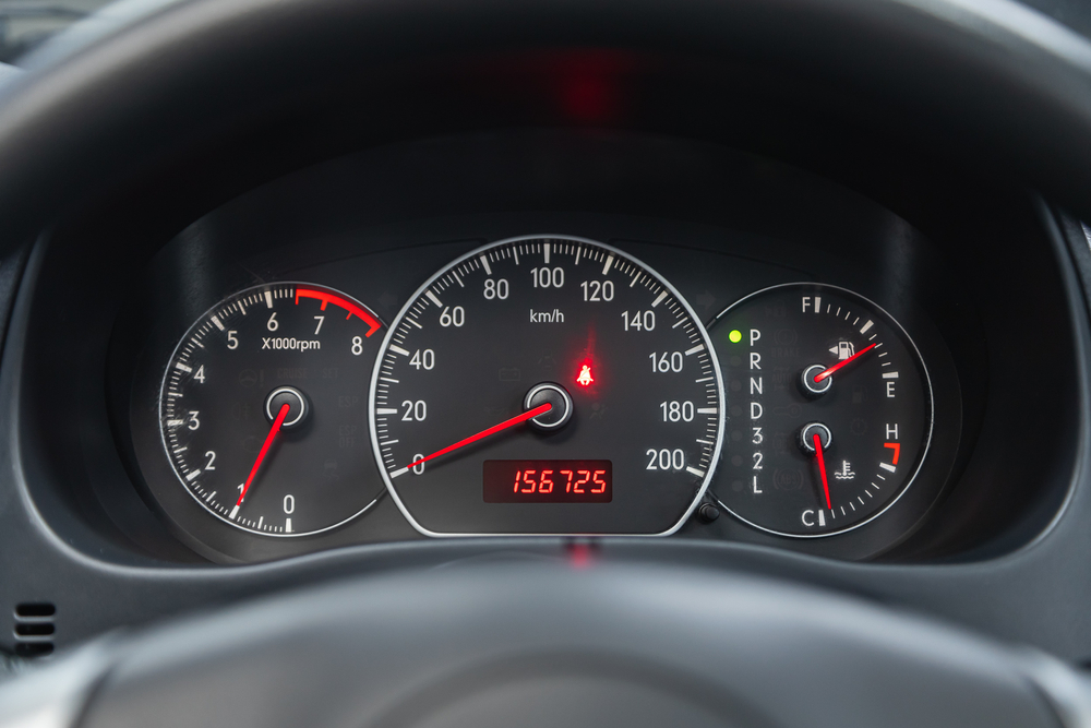 5 Cara Mengecek Keaslian Odometer Mobil Bekas