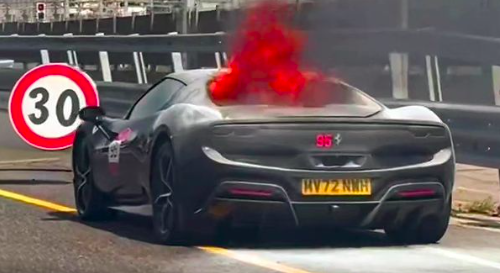 3 Ferrari Tabrakan dalam 1 Hari, Ada yang Terbakar