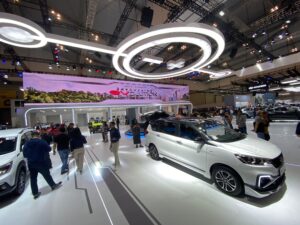 Suasana Booth Suzuki pada pukul 18.42 (25/7).