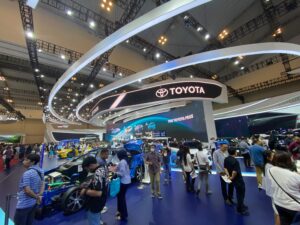 Suasana Booth Toyota pada pukul 18.48 (25/7)