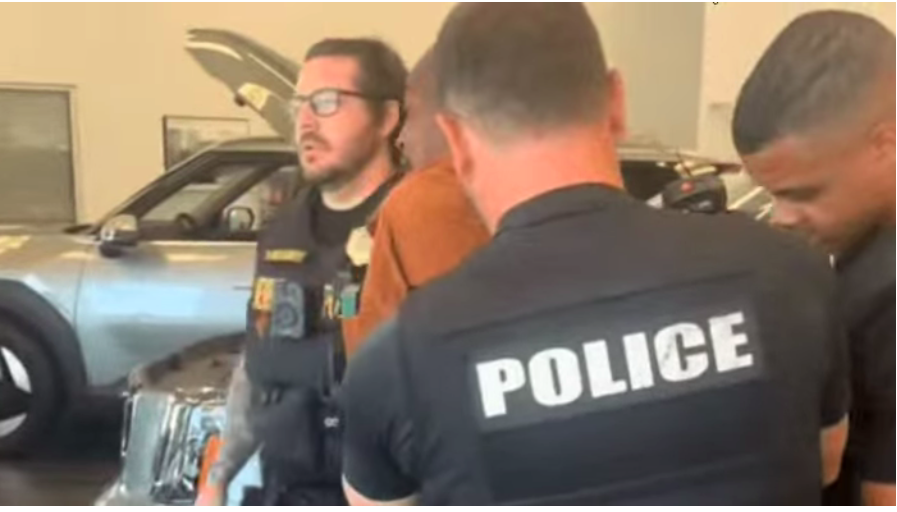 Kocak, Dealer Kia Berhasil Menipu Tukang Tipu