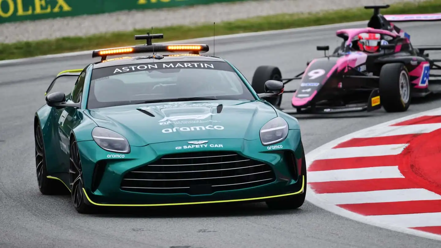 Ironis, Safety Car Formula 1 Alami Kecelakaan di Monza