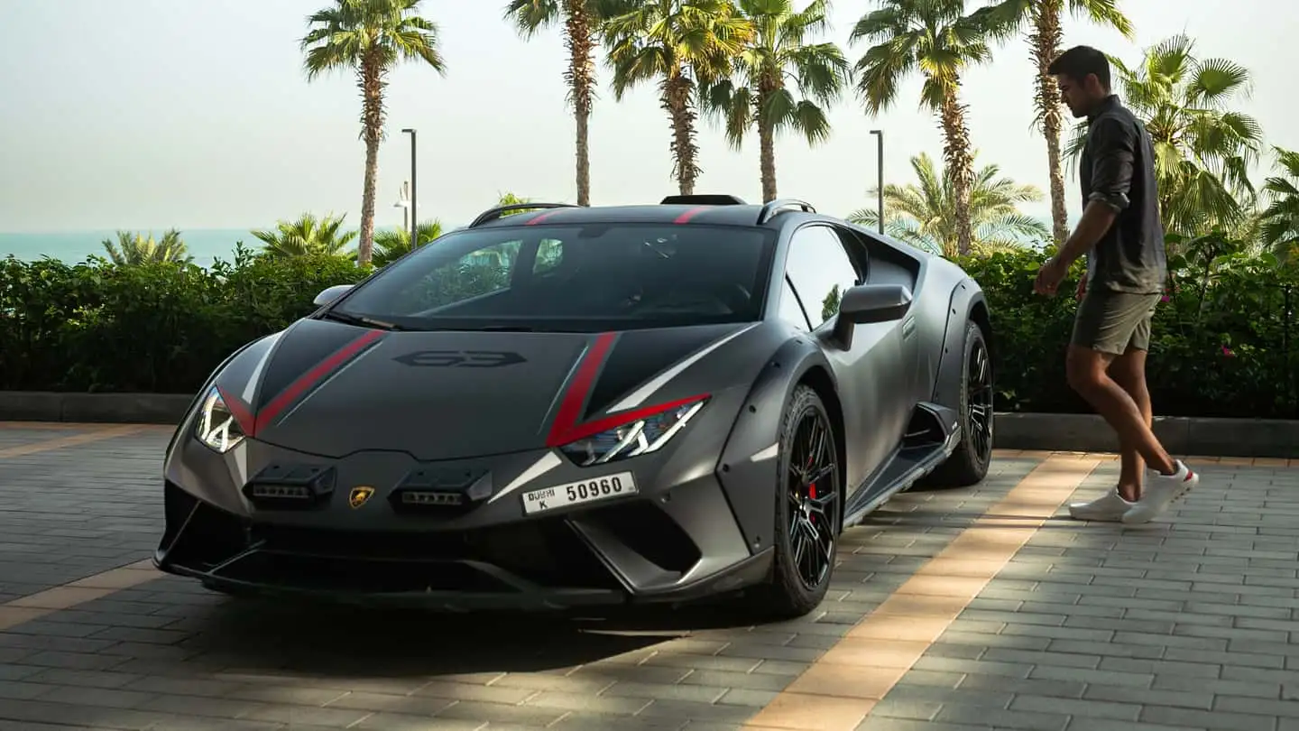 Mau Berenang Pakai Celana Lamborghini, Siapkan Dana Rp 8 Jutaan