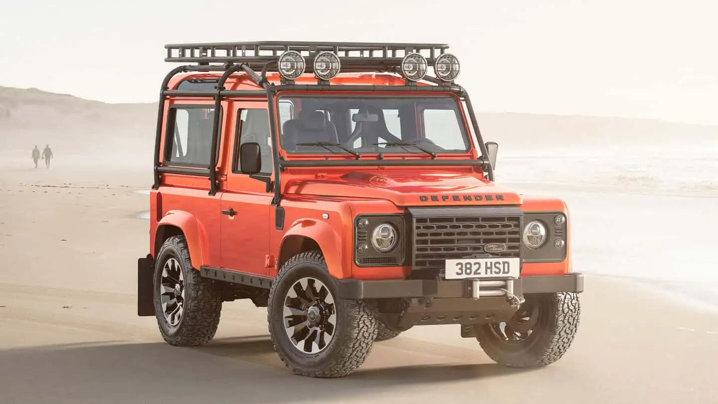Land Rover Hidupkan Kembali Defender Klasik