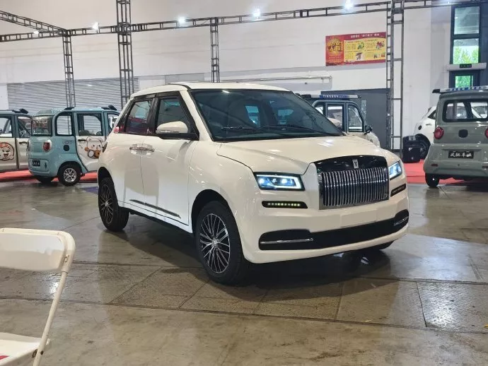 Mobil Mewah Jadi-jadian ala Rolls-Royce dan Mercedes-Maybach Seharga Rp 30 Jutaan