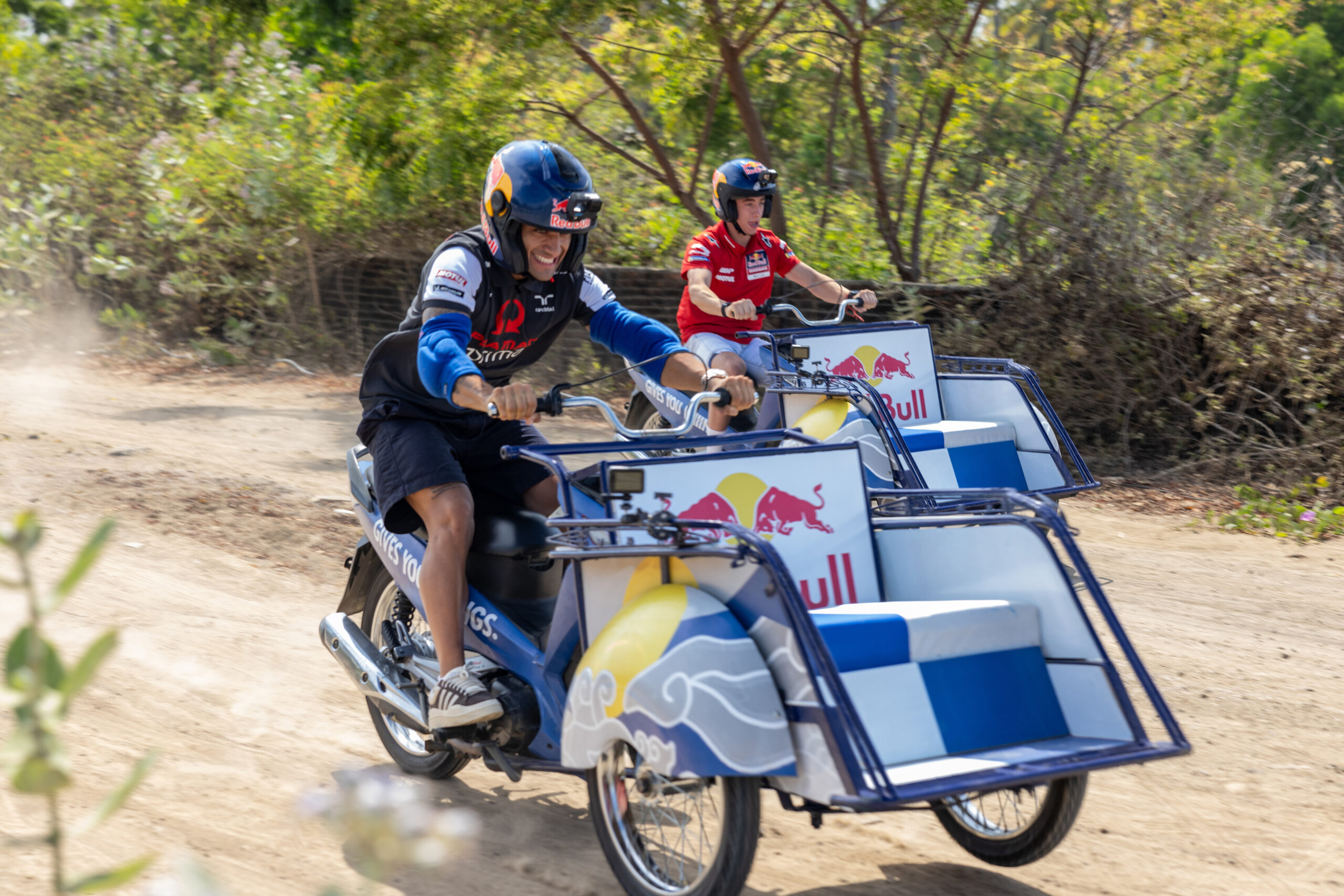 Pembalap MotoGP Adu Kencang Pakai Becak Motor di Mandalika