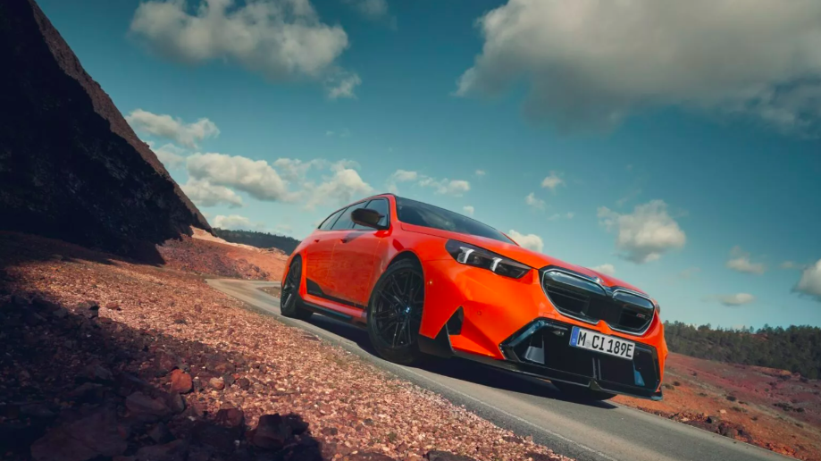 Aksesori M Performance Dongkrat Tampilan BMW M5 Touring Terbaru