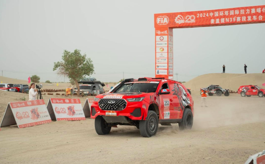 Chery Uji Ketangguhan Tiggo 8 di Ajang Reli Taklimakan