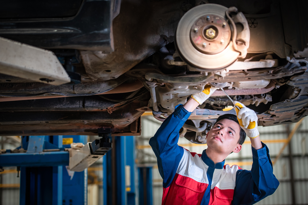4 Tips Melindungi Kolong Mobil dari Serangan Karat