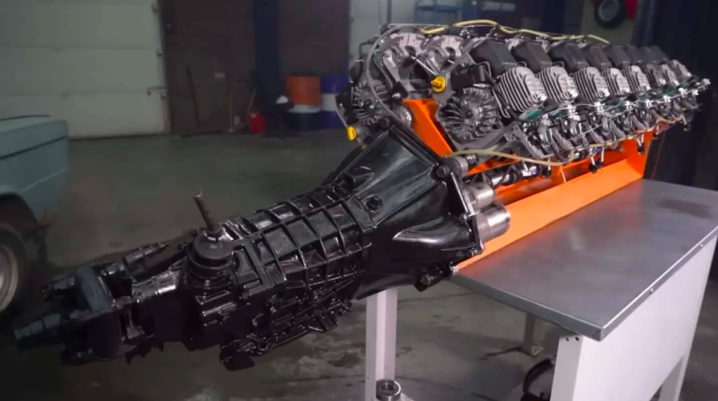 Modifikasi Ekstrem, Mesin Ini Terbuat dari 16 Gergaji Mesin