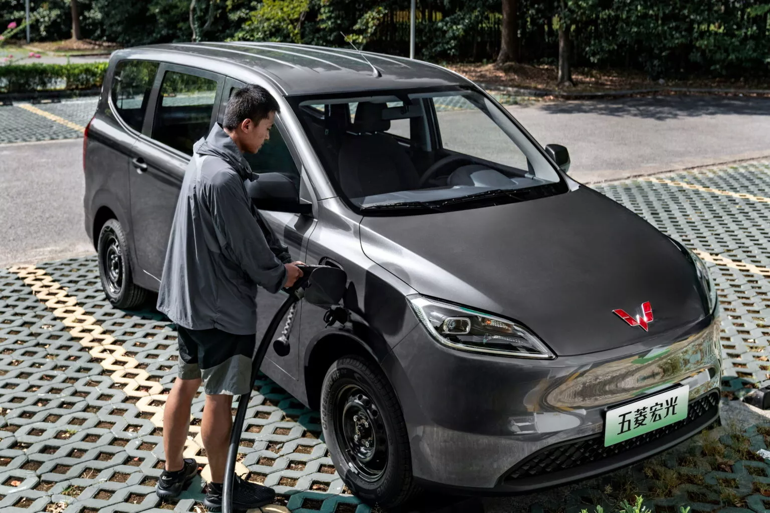 Harga Wuling Hong Guang EV Setara dengan Bensin dan Servis Mobil Selama 3 Tahun