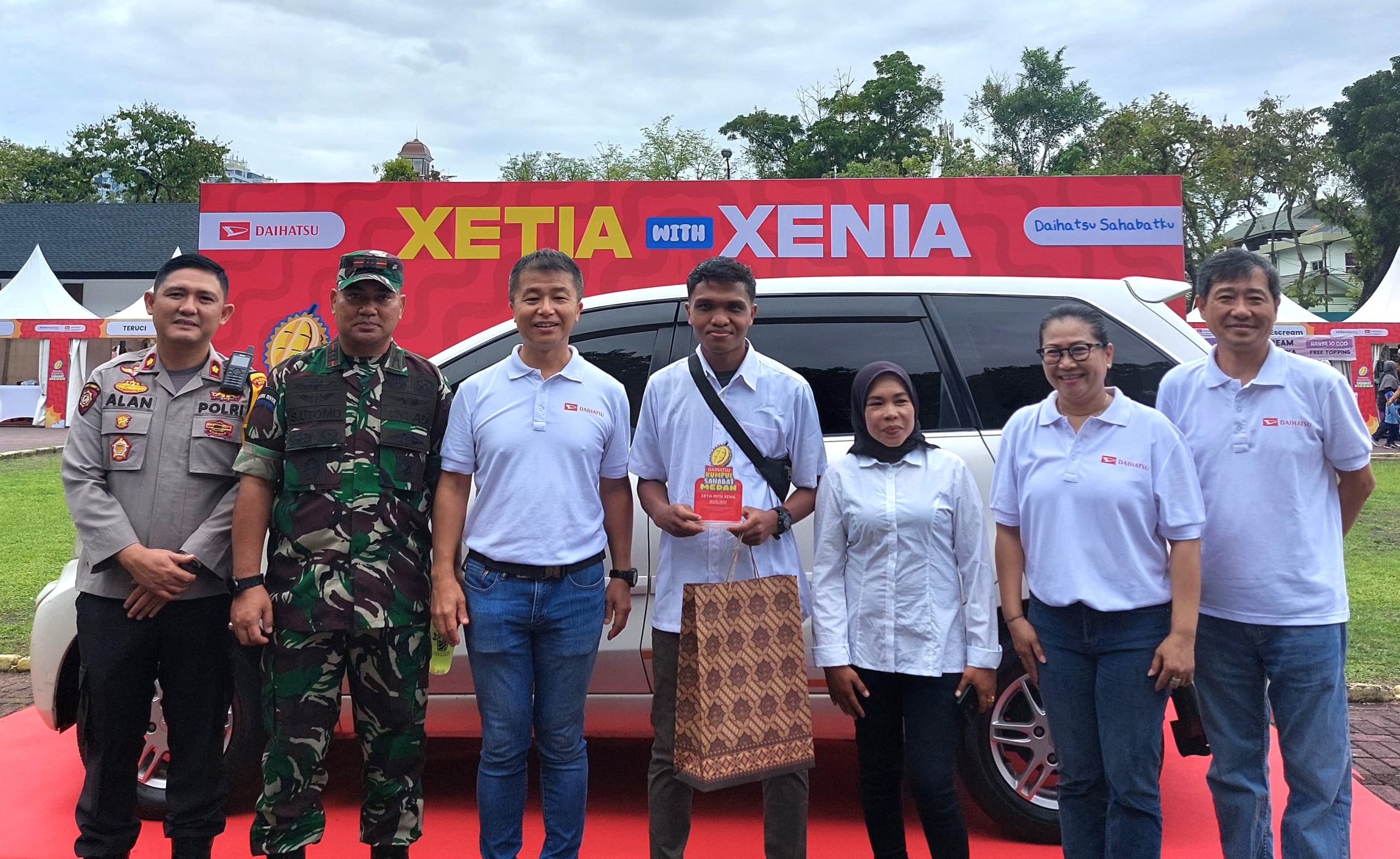 Pakai Xenia Selama 10 Tahun, Pria Ini dapat Apresiasi dari Daihatsu