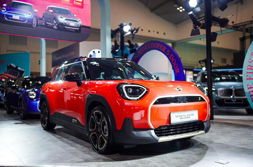 MINI Indonesia Luncurkan Aceman dan 5-Door di Model Terbaru di GJAW 2024