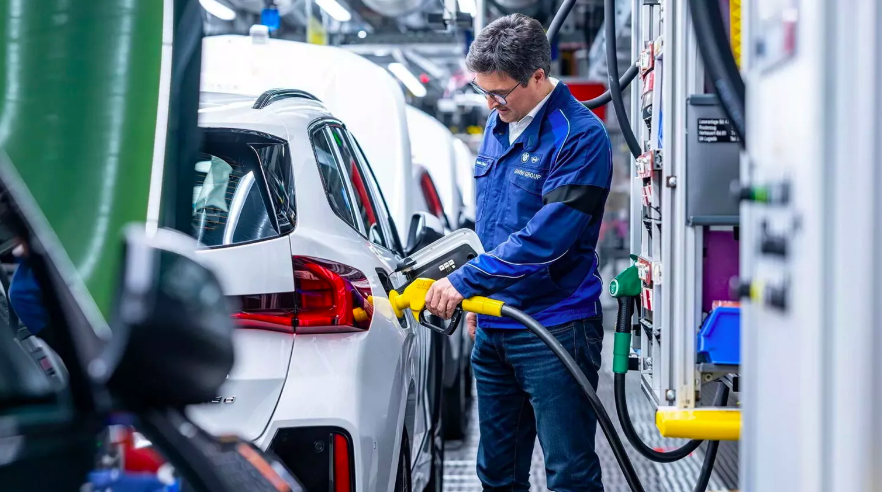 BMW Bakal Gunakan BBM Berbasis Minyak Goreng Bekas untuk Mobil Diesel