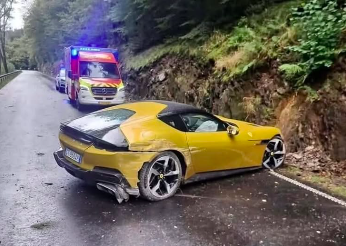 Ferrari 12Cilindri Alami Kecelakaan Pertama di Ajang Media Test Drive