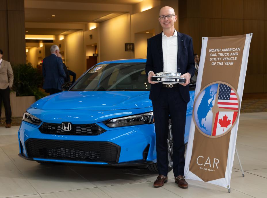 Honda Civic Hybrid Dinobatkan sebagai Mobil Terbaik Amerika Utara 2025