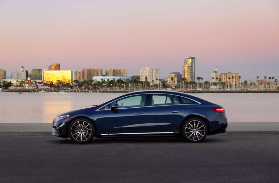 Recall Tesla dan Mercedes: Masalah Kecil, Risiko Besar di Jalan Raya