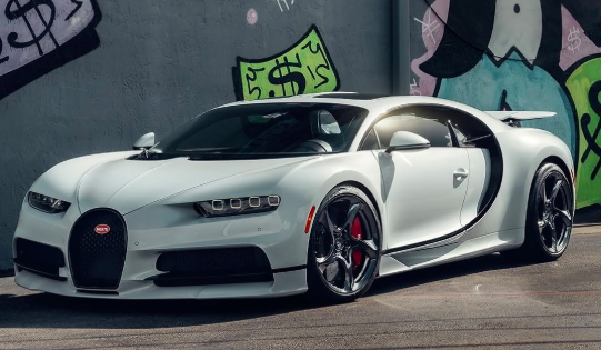 Bugatti Chiron Rayakan Tahun Baru 2025 dengan 1 Set Pelek Baru