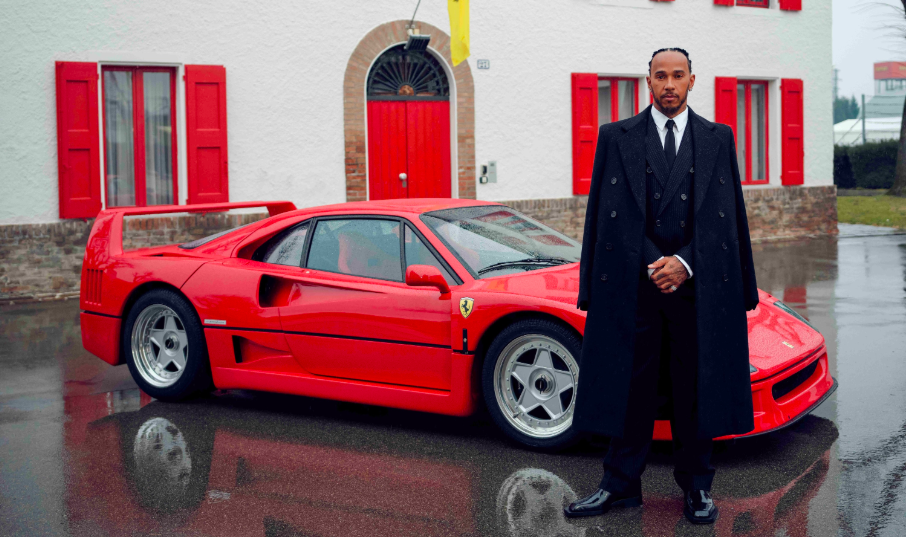 Mimpi Jadi Nyata, Hamilton Berseragam Merah Ferrari di 2025