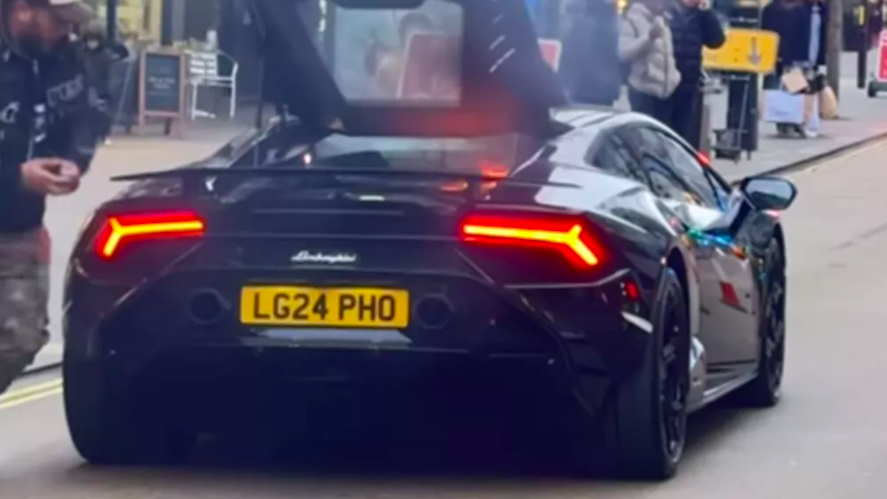 Lamborghini Huracan Nyaris Terbakar di London