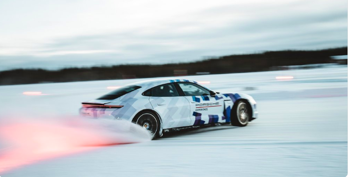 Porsche Taycan GTS Pecahkan Rekor Drift Terpanjang di Atas Es: 17,5 Km Tanpa Henti!