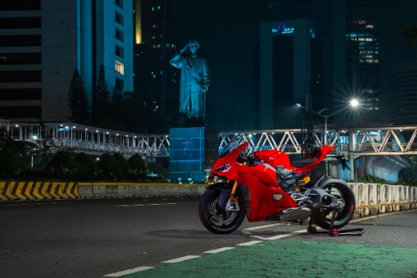 Ducati Panigale V4 S Berteknologi MotoGP Tiba di Indonesia