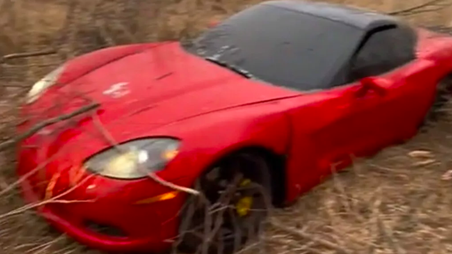 Baru Punya Beberapa Menit, Mobil Kencang Ini Alami Kecelakaan