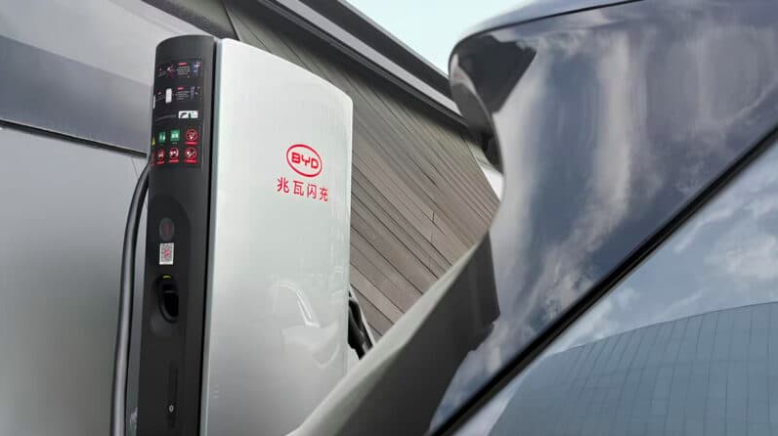 Mengenal Charger Canggih BYD: Megawatt Flash Charger, Isi 400 Km dalam 5 Menit!