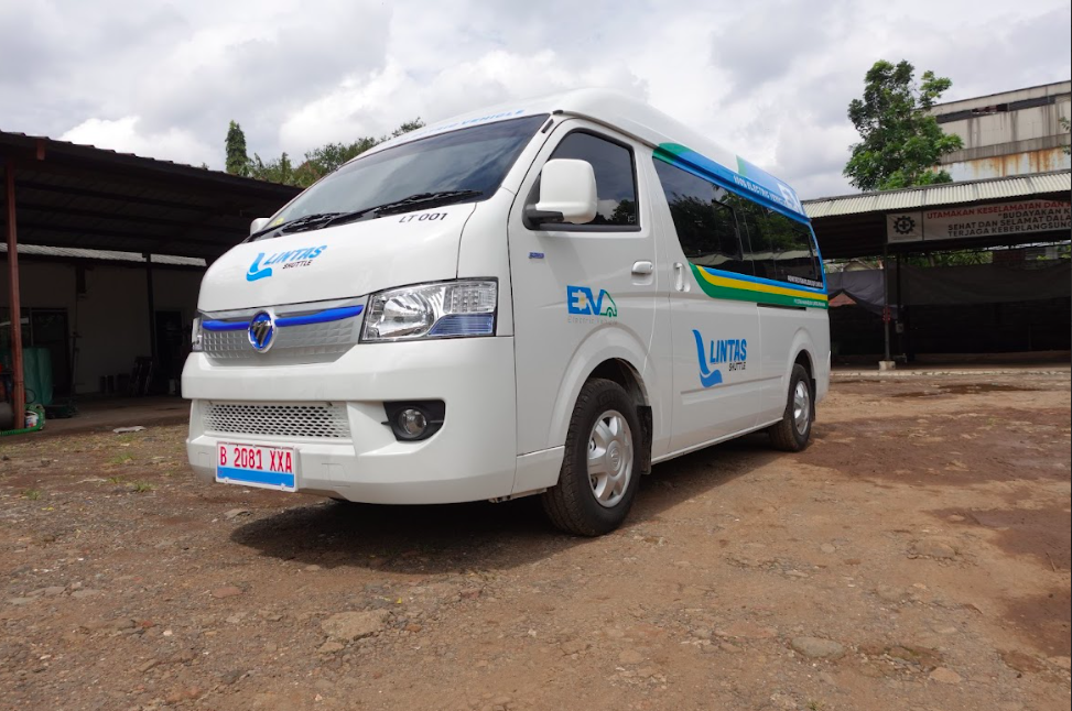 Lintas Shuttle Luncurkan Layanan Transportasi Ramah Lingkungan dengan Mobil Listrik Foton