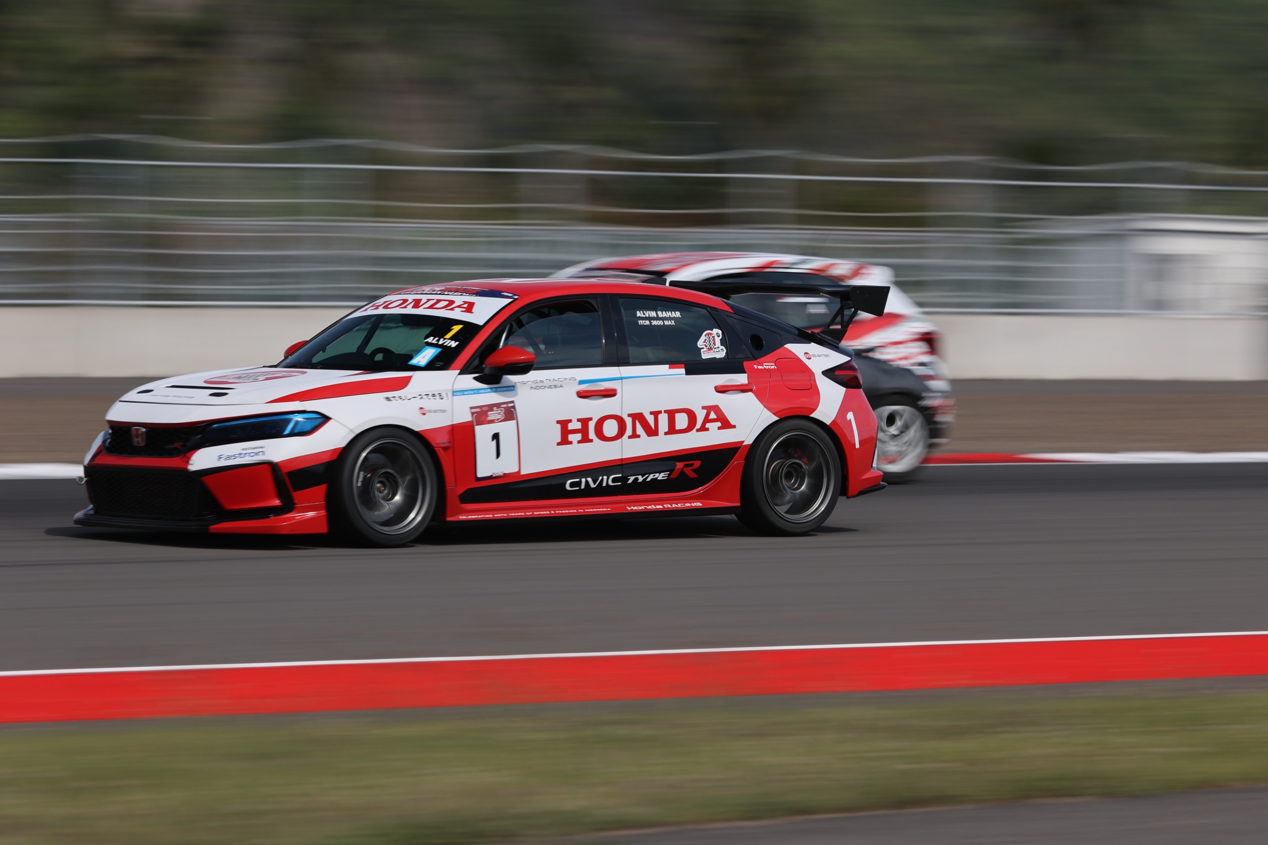 Honda Racing Indonesia Siap Kunci Gelar Juara di Seri Penutup Mandalika Festival of Speed 2025